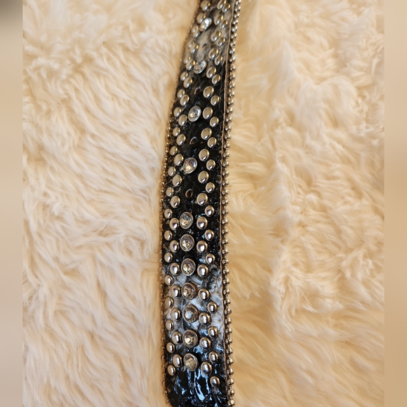 Snakeskin design studded belt - Picture 3 of 3